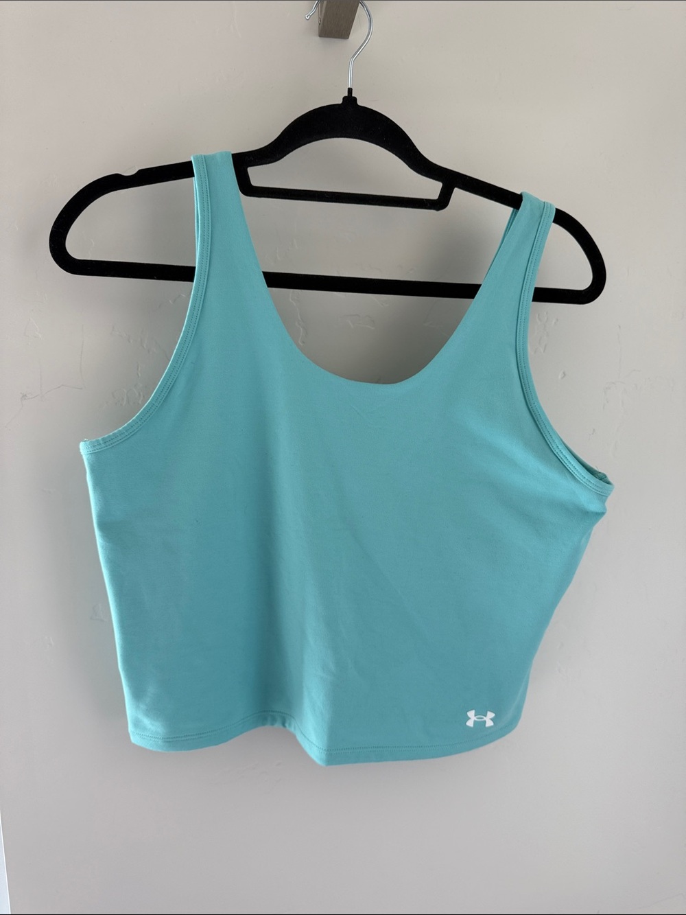 Under Armour Motion Light Aqua Cropped Performance Tank XL